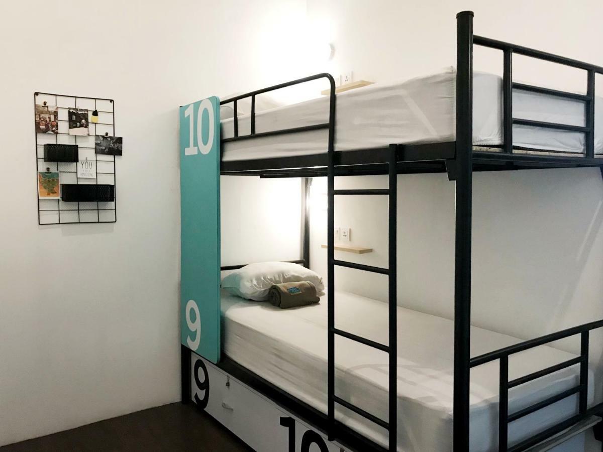 Teduh Hostel Kota Tua Cakarta Hostel yatakları fotoğraf